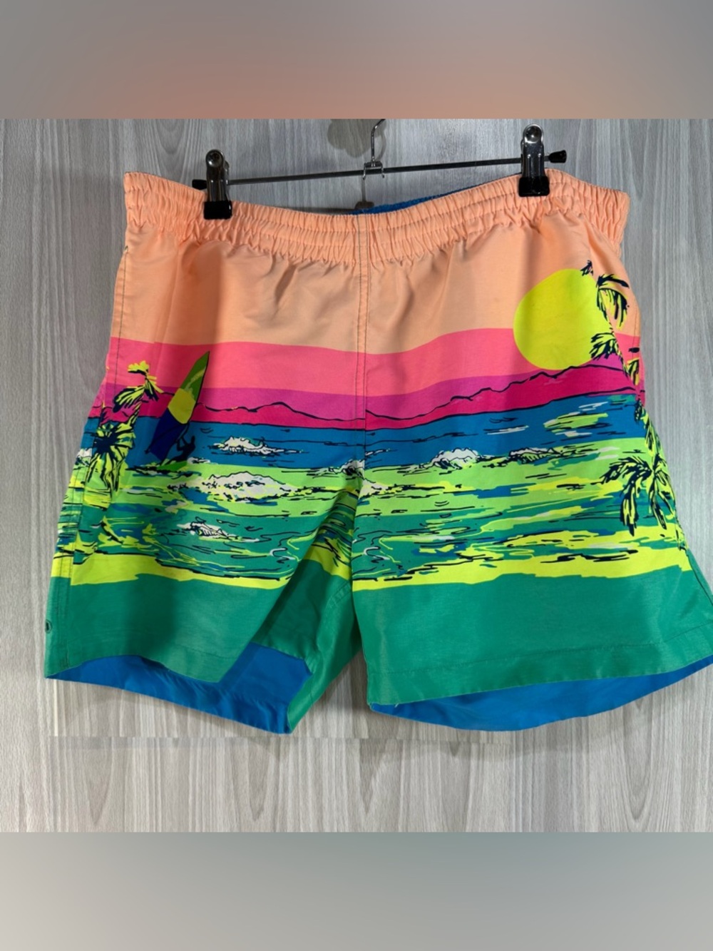 Chubbies Colorful Neon Retro Tropical Windsurf 5" Swim Board Trunks Shorts Men L